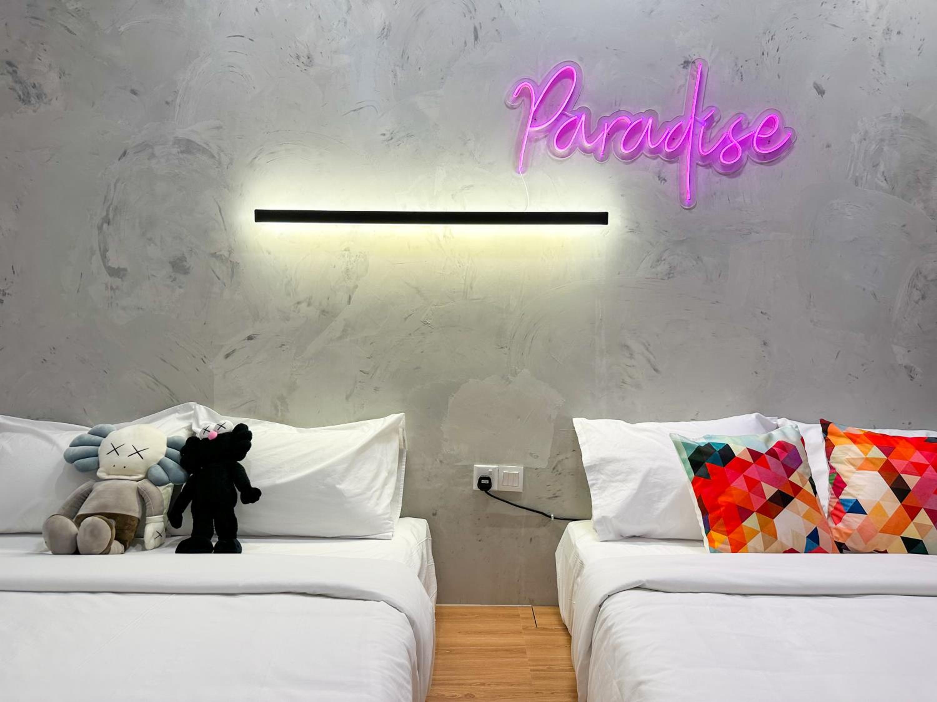 Twin Tower Residence by Nest Home【5 mins walk to CIQ】