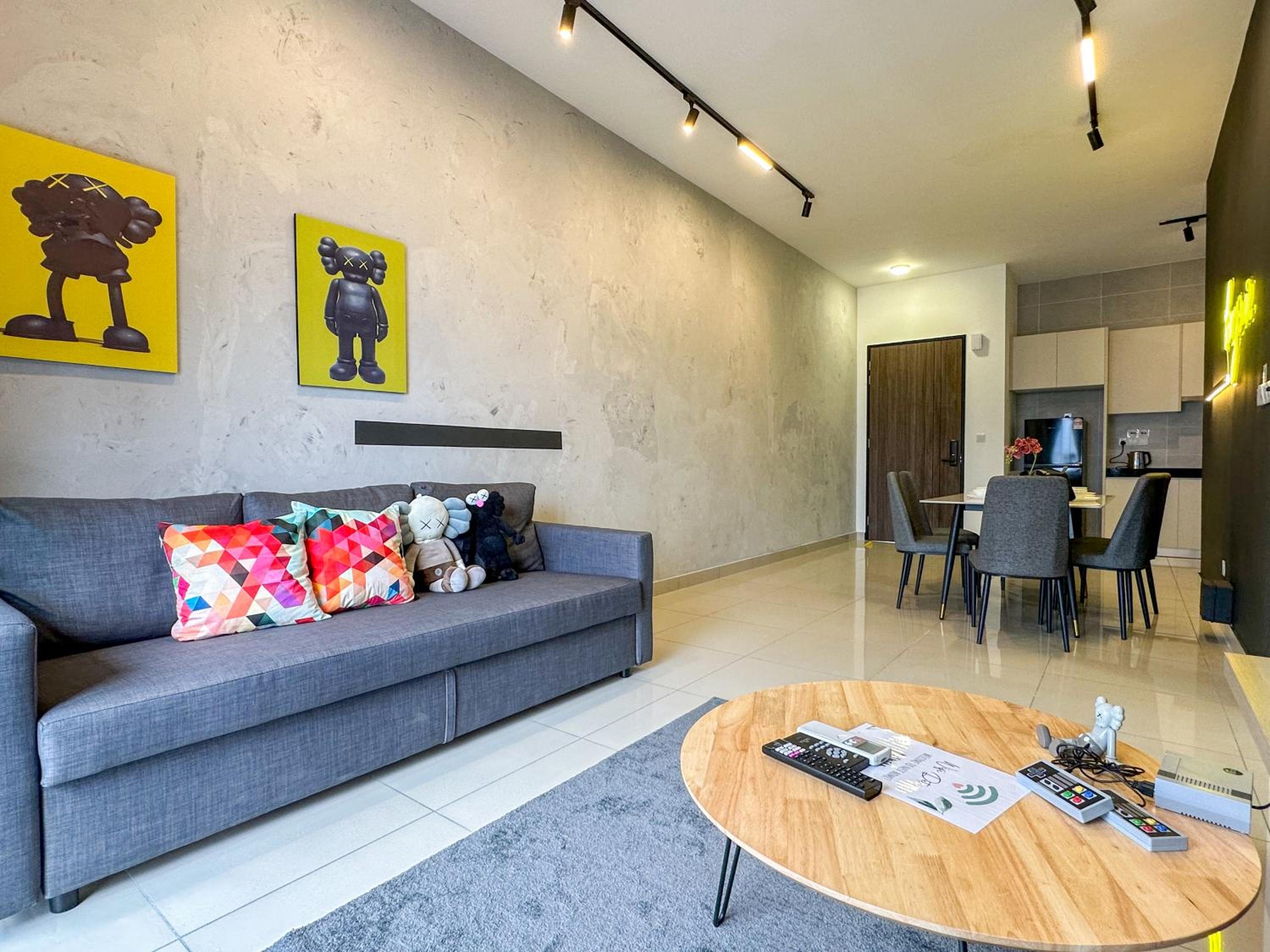 Twin Tower Residence by Nest Home【5 mins walk to CIQ】