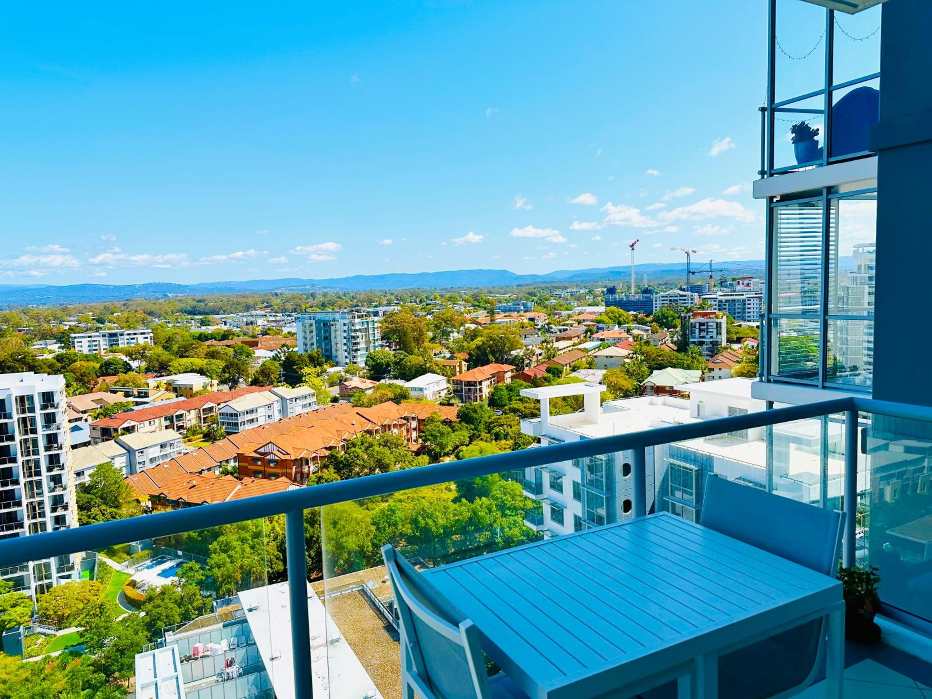 Modern Gold Coast Apartment with great Amenities