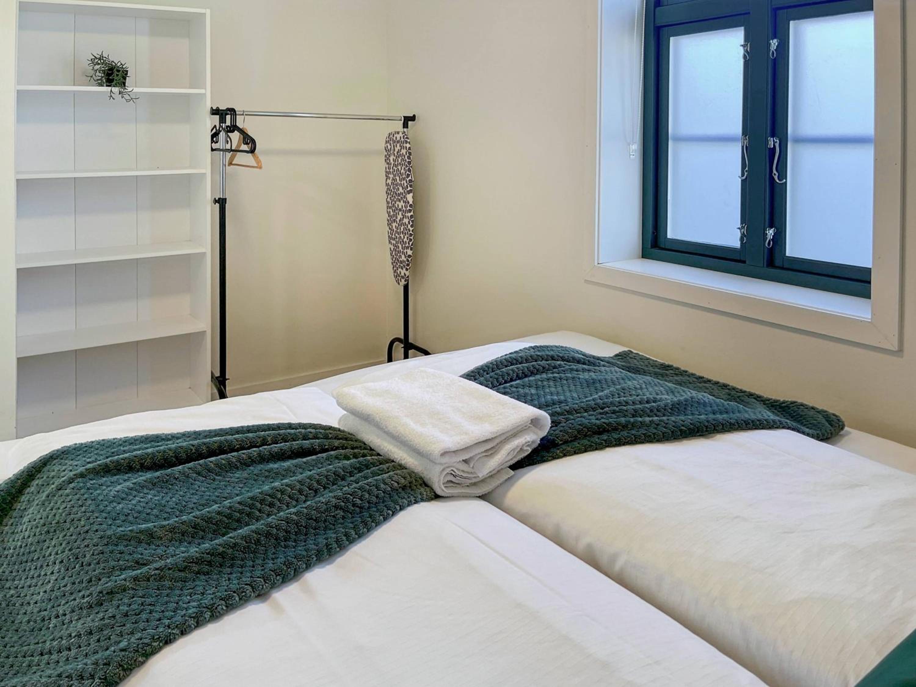 Vibrant apartment on bustling street, above a restaurant - Perfect for tourists,