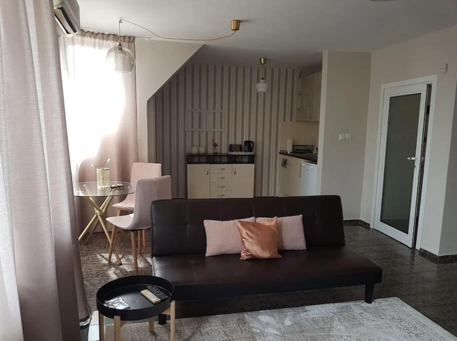 Central Apartment 5min to beach view 5