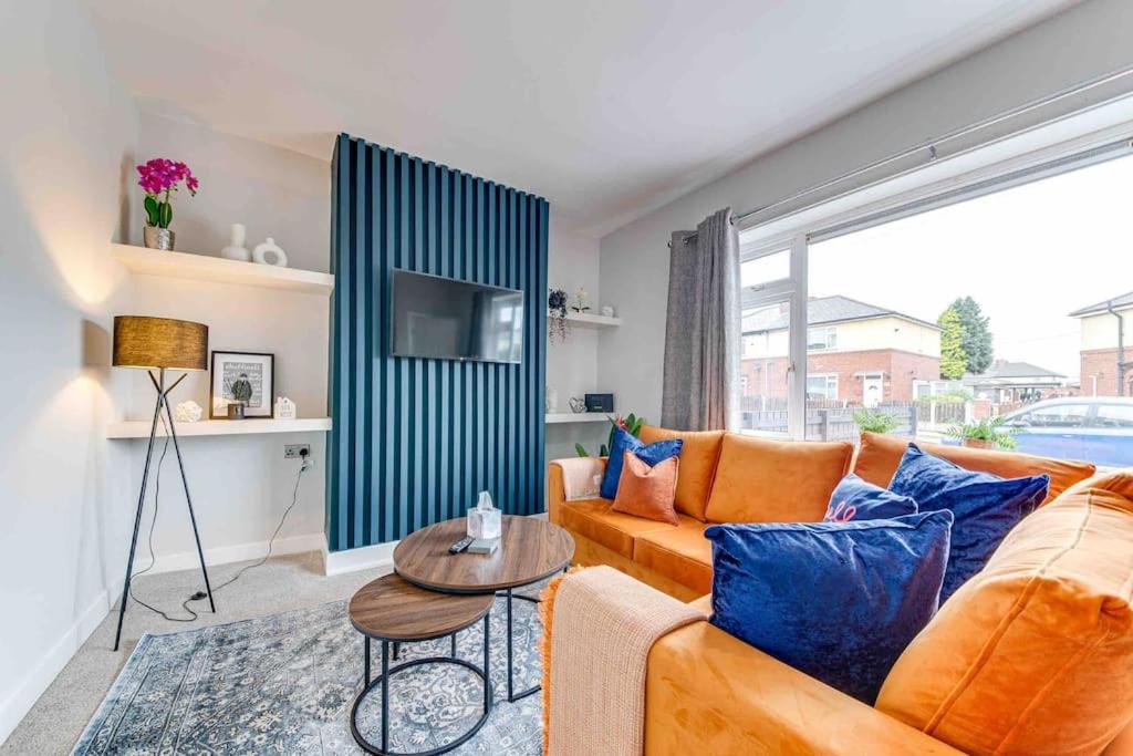 Barnsley Stay, Work Trips, Contractors, Sleeps 7 & Parking view 3