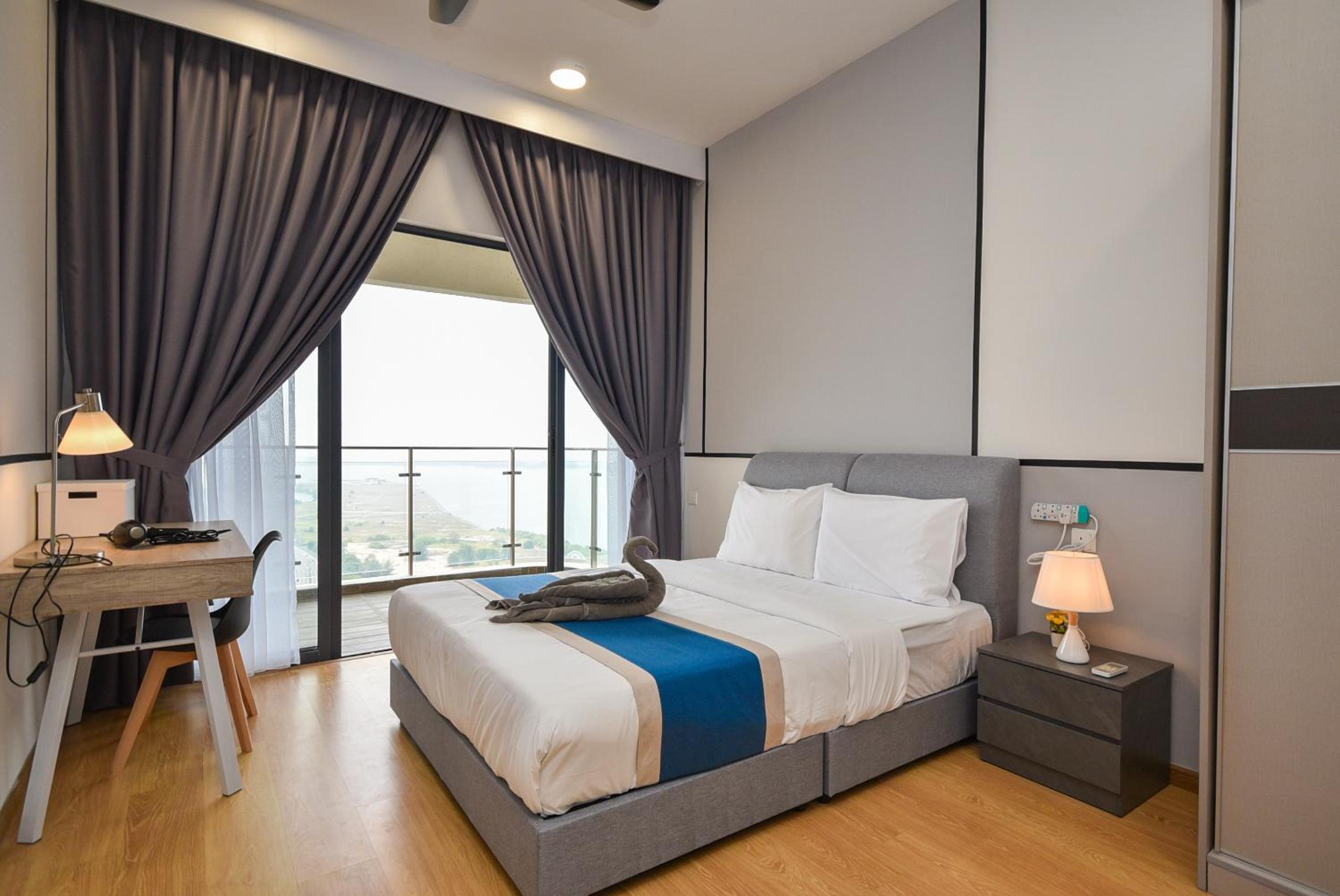 Country Garden Seaview Suite by Nest Home at Danga Bay