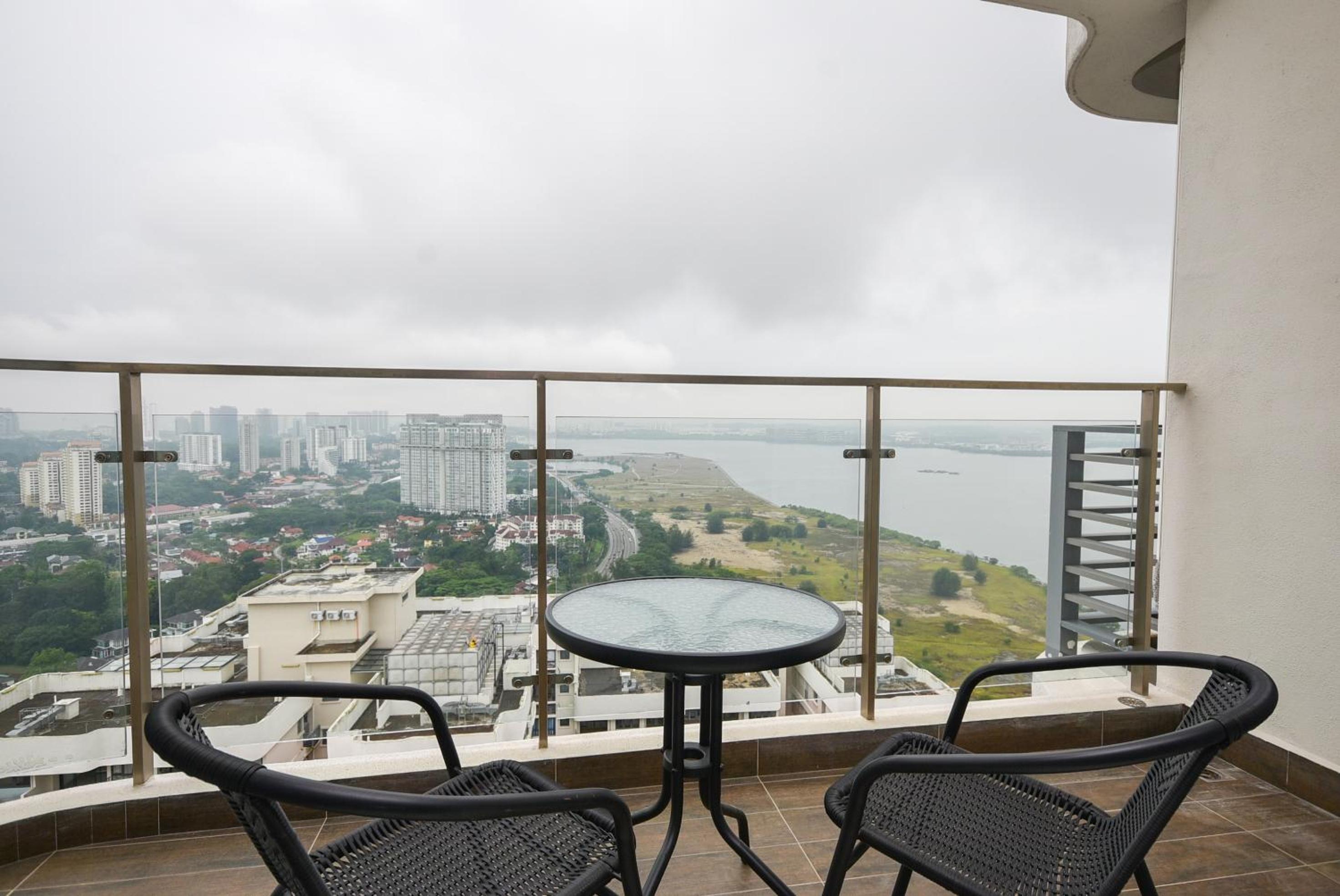 Country Garden Seaview Suite by Nest Home at Danga Bay
