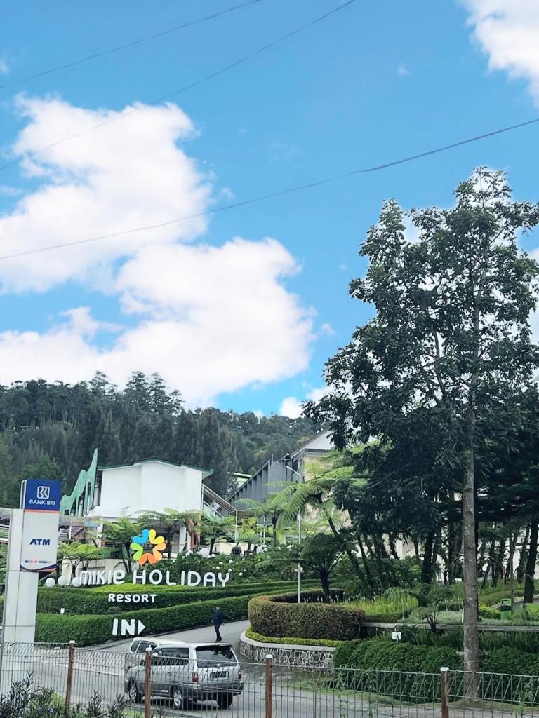 VILLA BUKIT MAS 4 KAMAR BERASTAGI SEBRANG MIKIE Funland