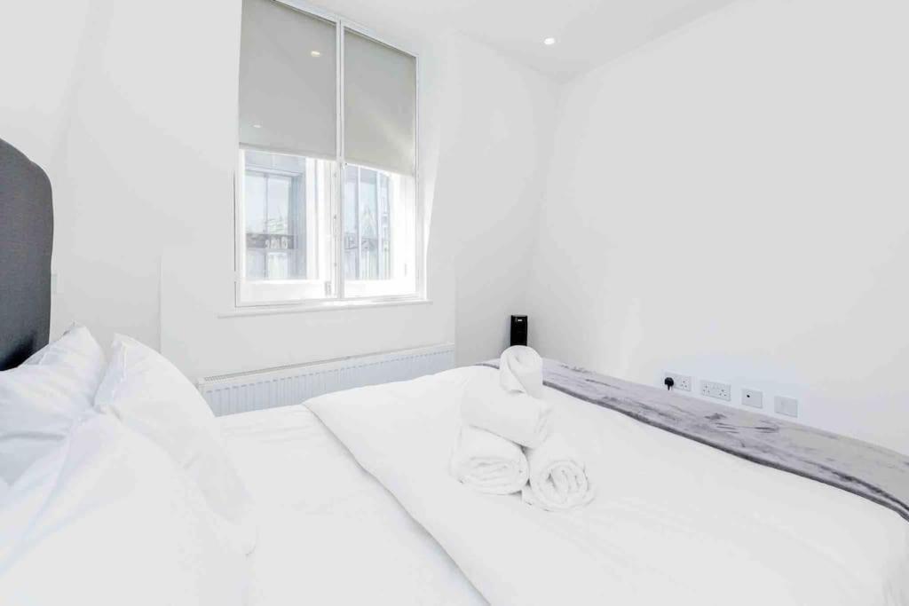 DYC Oxford Street - Selfridges - 3bed with lift