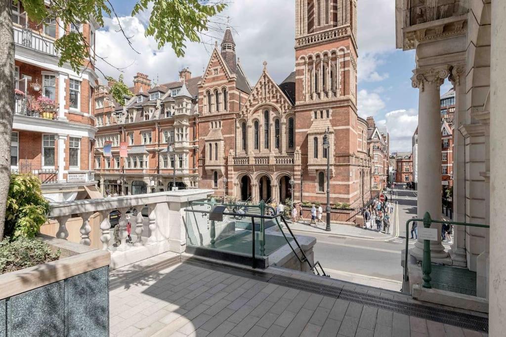 DYC Oxford Street - Selfridges - 3bed with lift