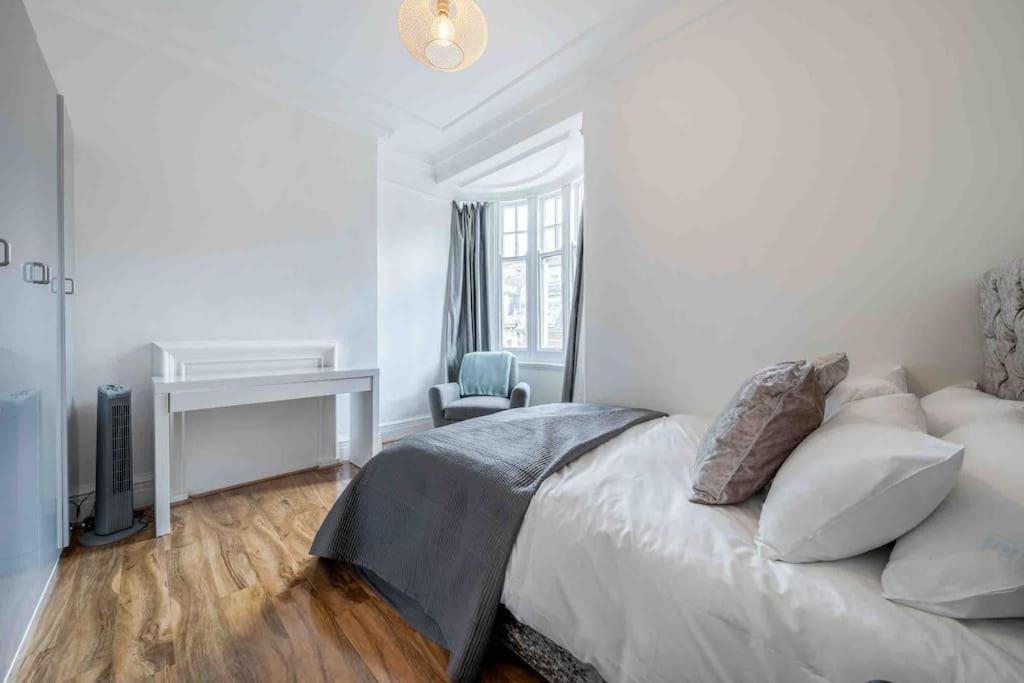 DYC Oxford Street - Selfridges - 3bed with lift
