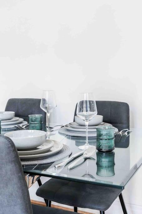 DYC Oxford Street - Selfridges - 3bed with lift
