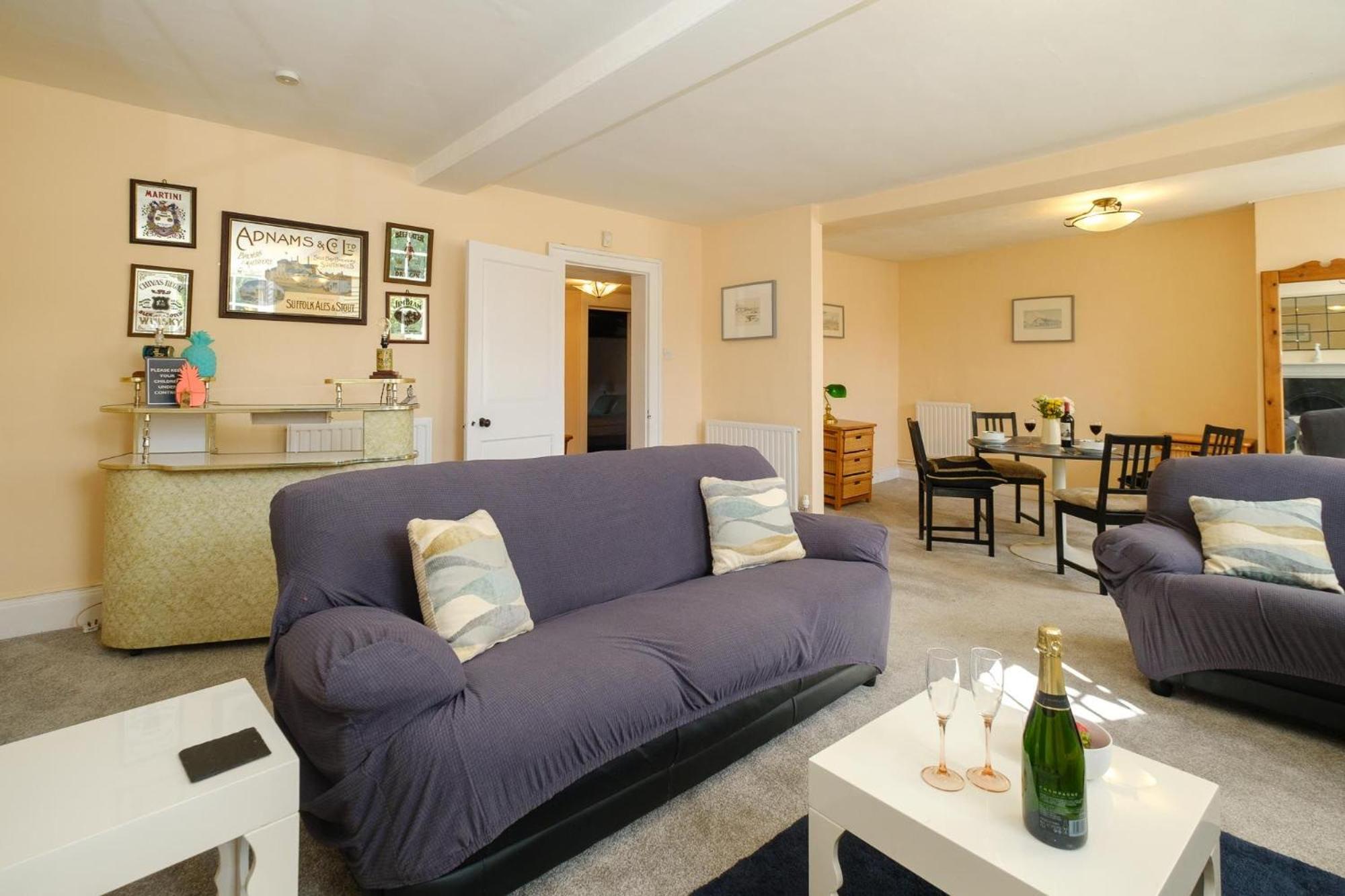 Hill House Apartment