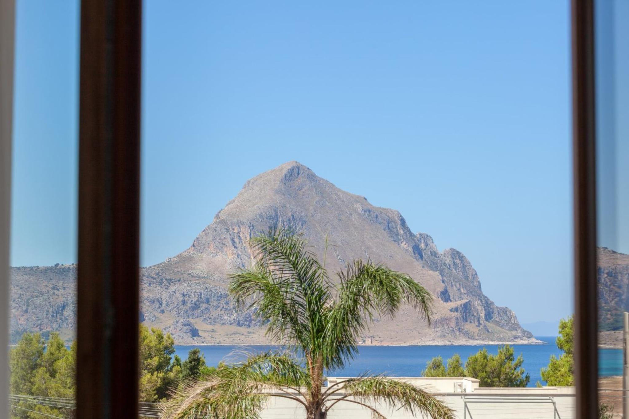 LA DAMA view 4