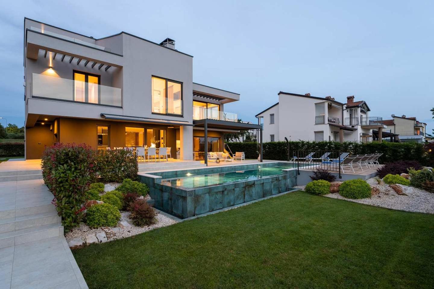 Hotel Villa sunset view Porec - Image 1