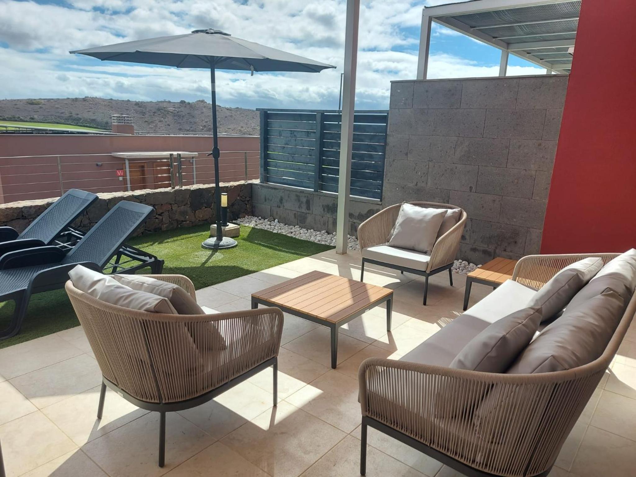 Villa Vista Golf Salobre - Maspalomas self-sufficient with pool heating