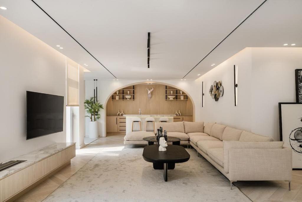 The Fantasy Duplex - Families only