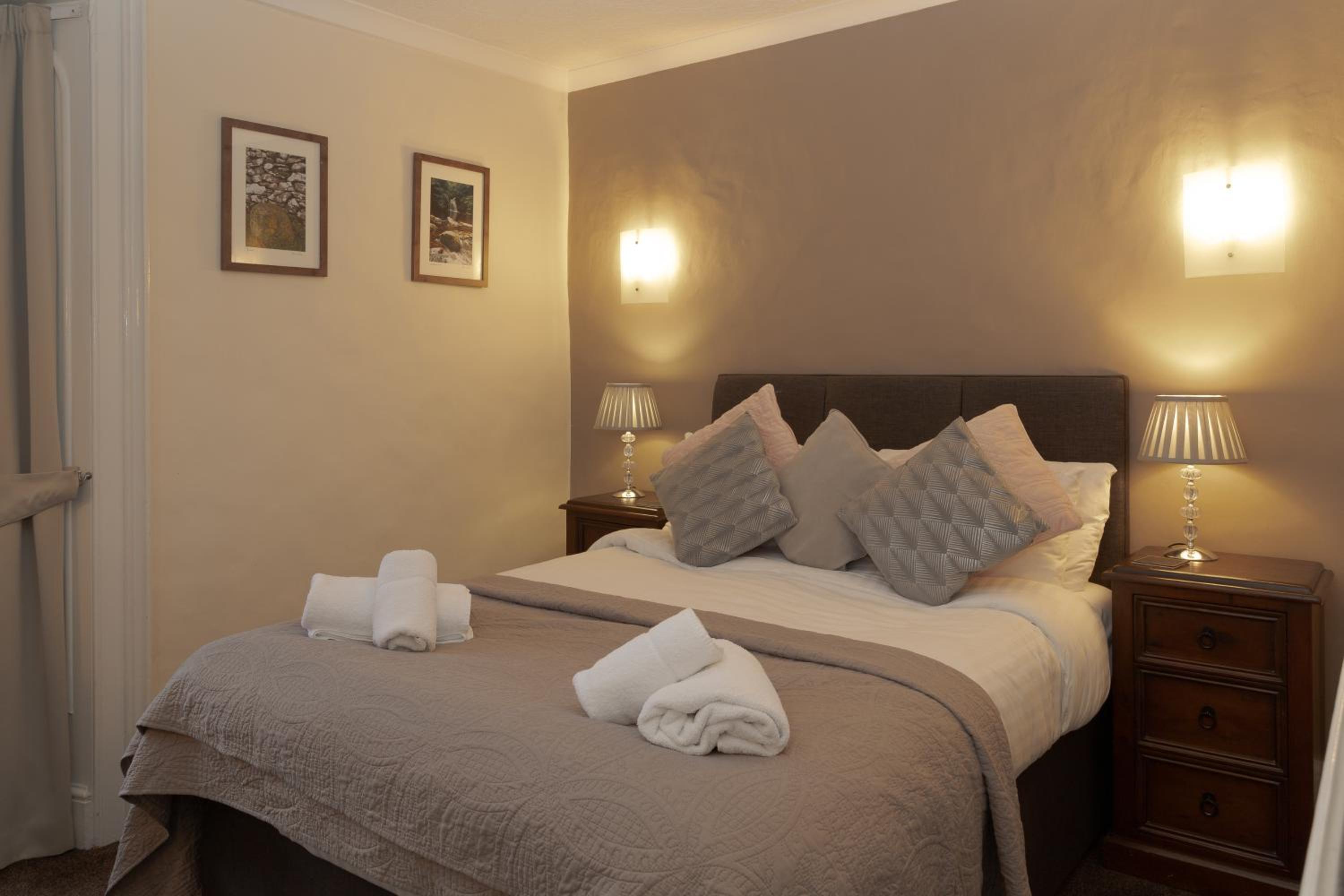 The Wheatsheaf Inn