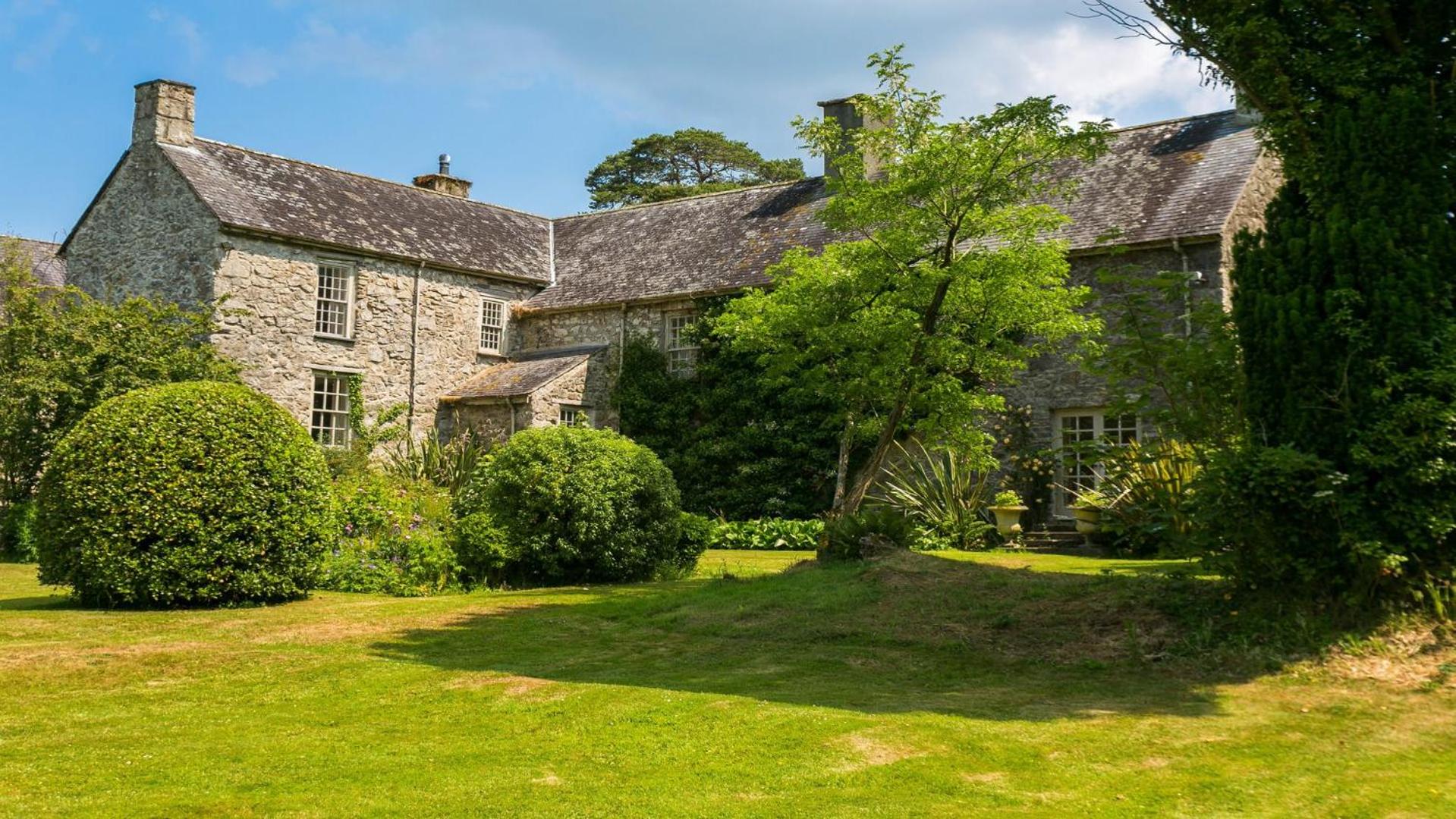 Ty Fry Manor view 4