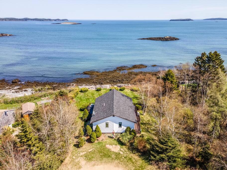 The Lost Lobster Chalet - 3D Tours view 4