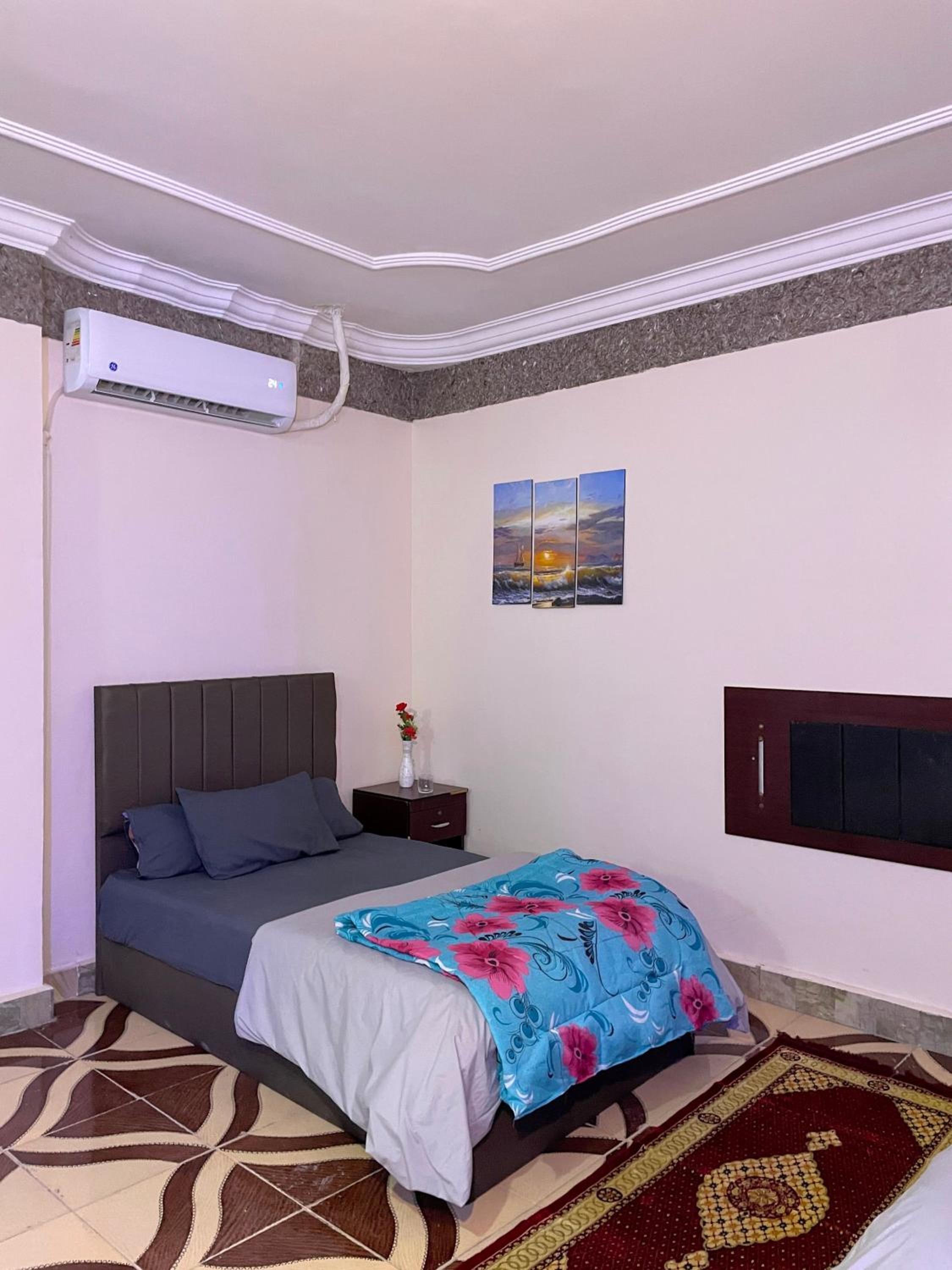 Cleopatra Pyramids Villa