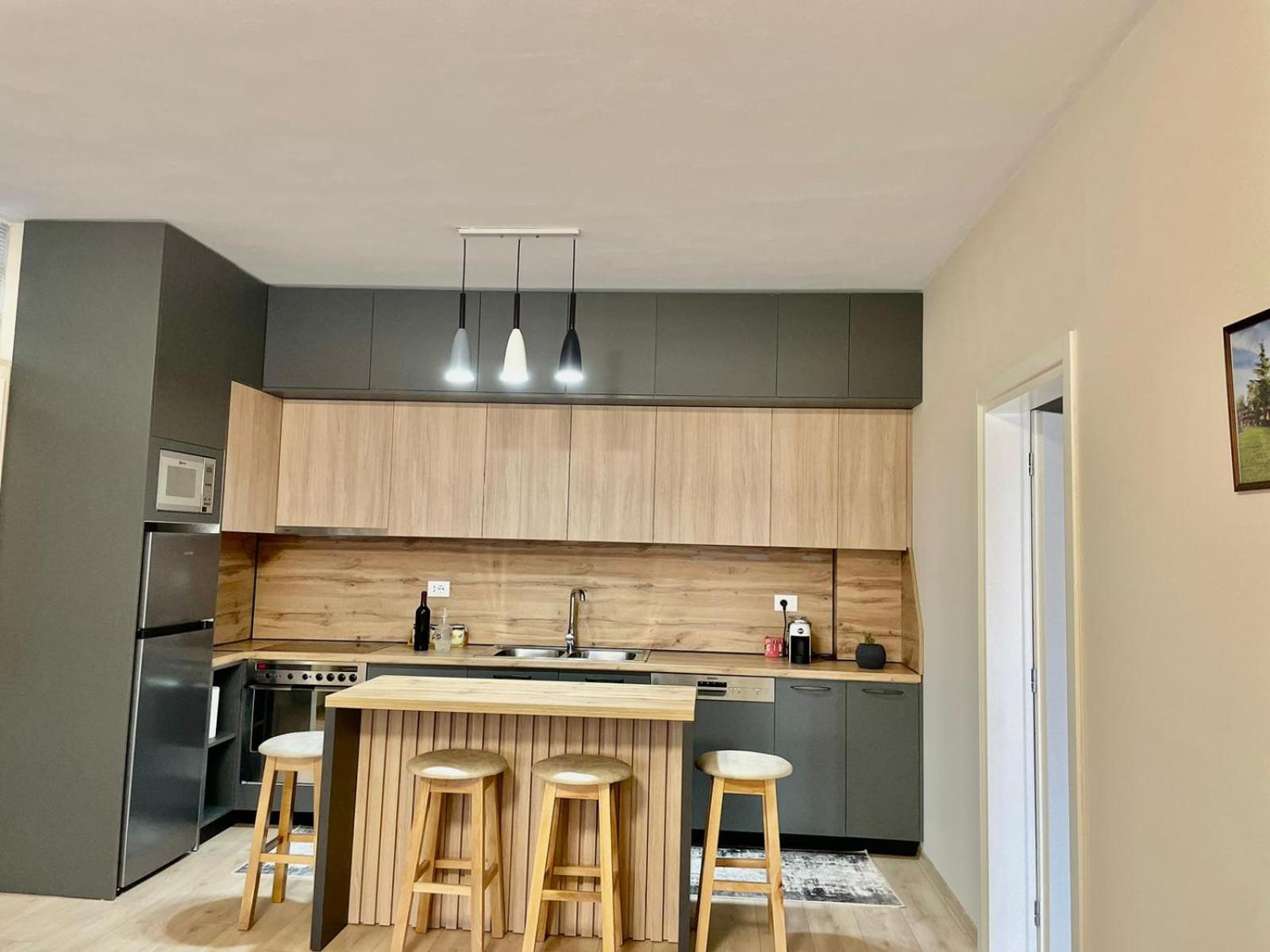 Adra's apartment