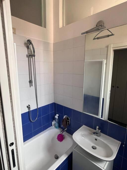 Cozy apartment in Milan near metro M4