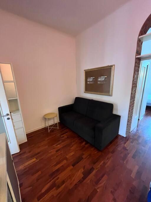 Cozy apartment in Milan near metro M4