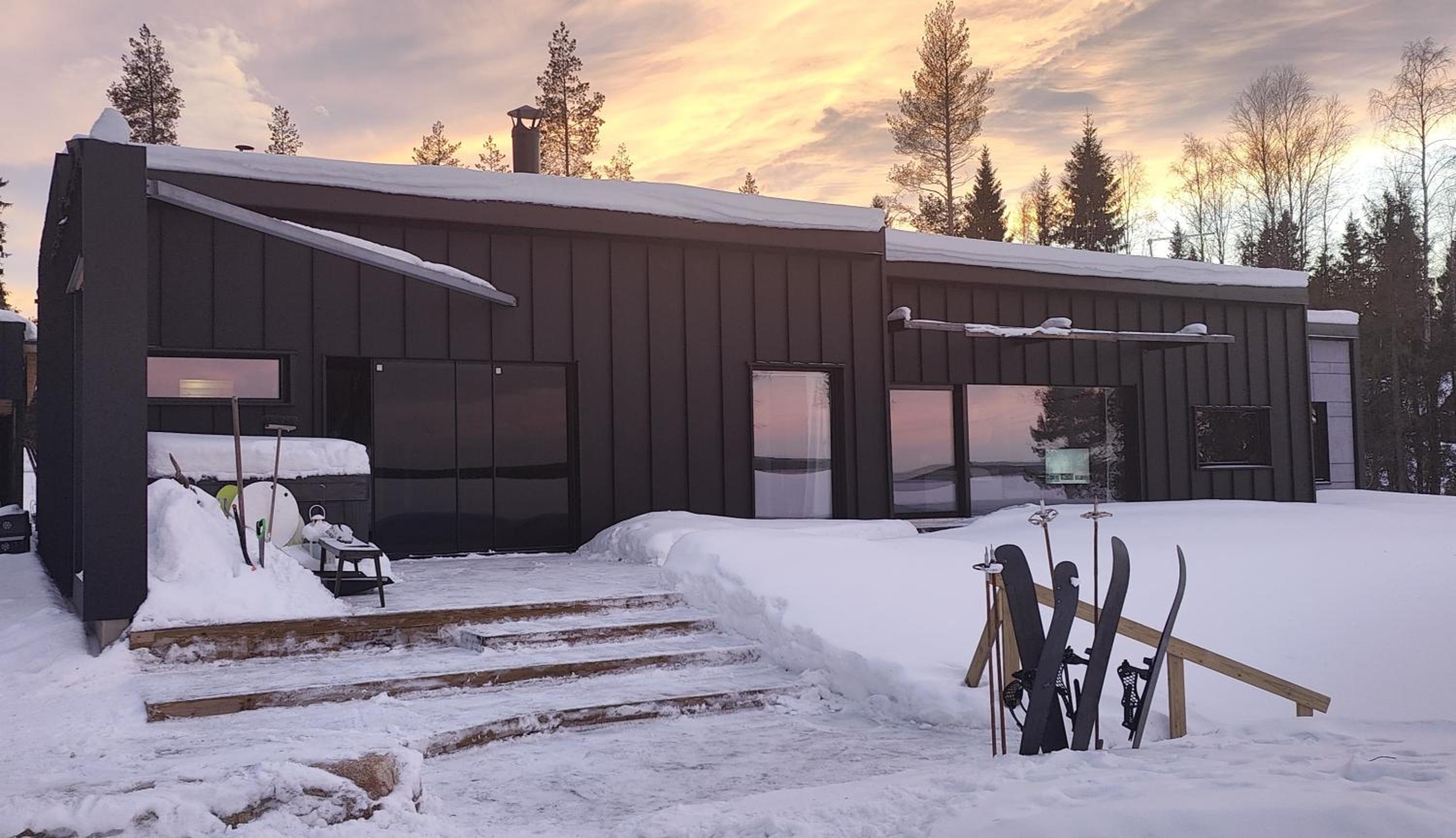 Arctic Aurora Hideaway
