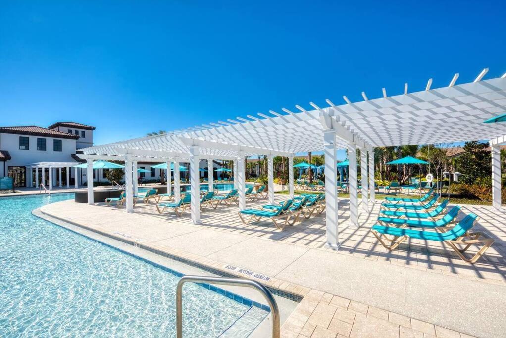 Stunning Disney Home w/Pool & Free Resort Access