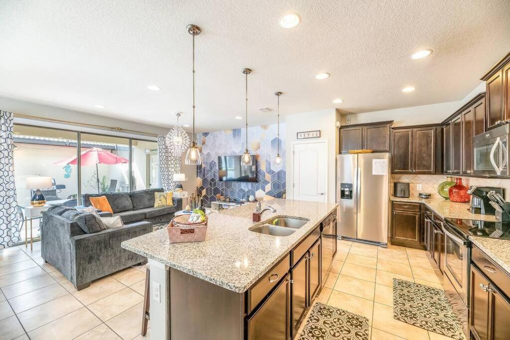 Stunning Disney Home w/Pool & Free Resort Access