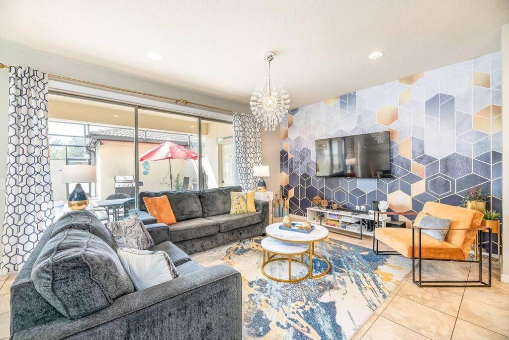 Stunning Disney Home w/Pool & Free Resort Access