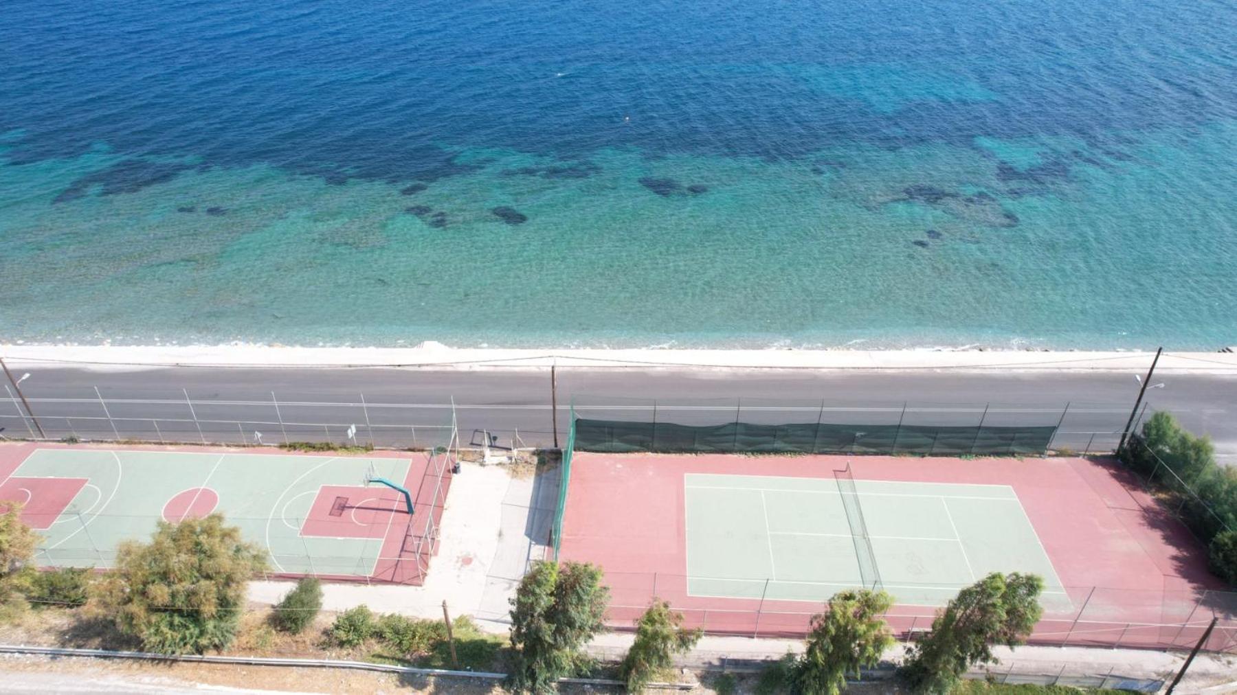 70 m from the sea cozy spacious studio view 4
