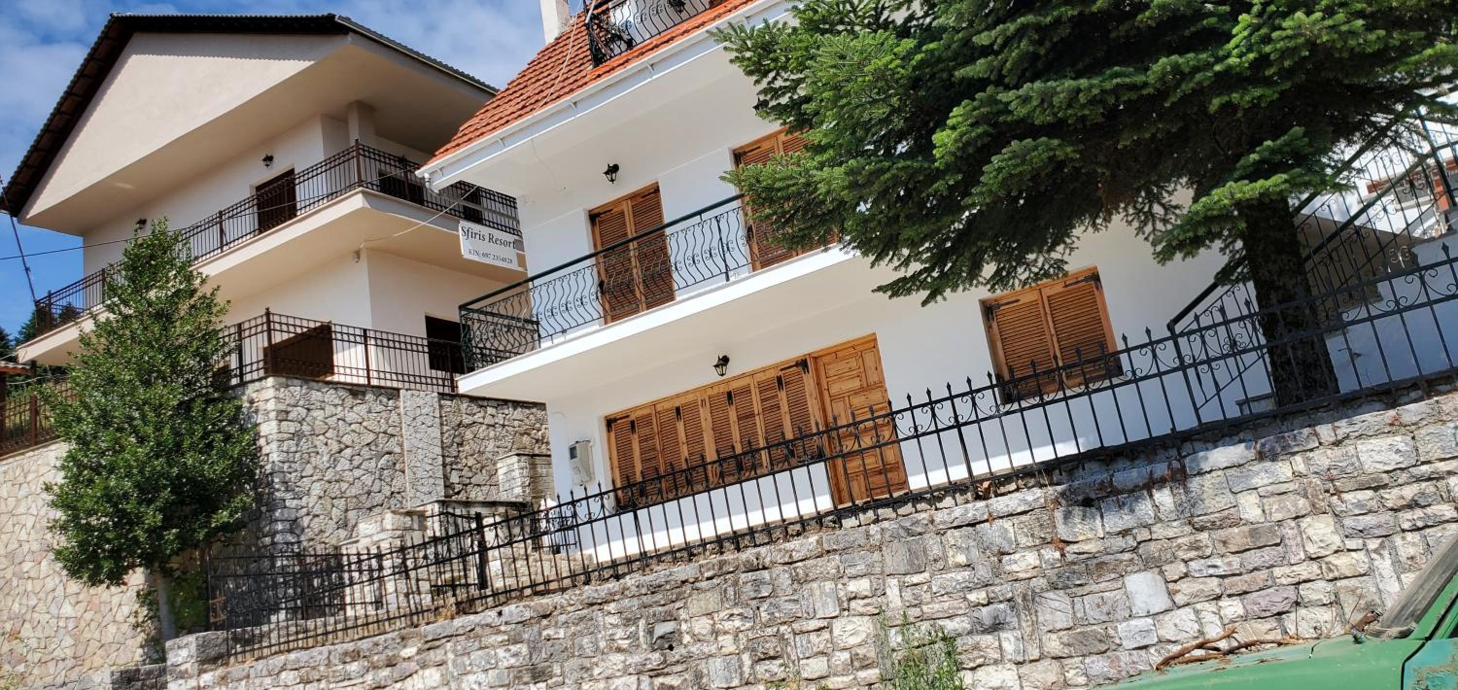 Sfiris Resort