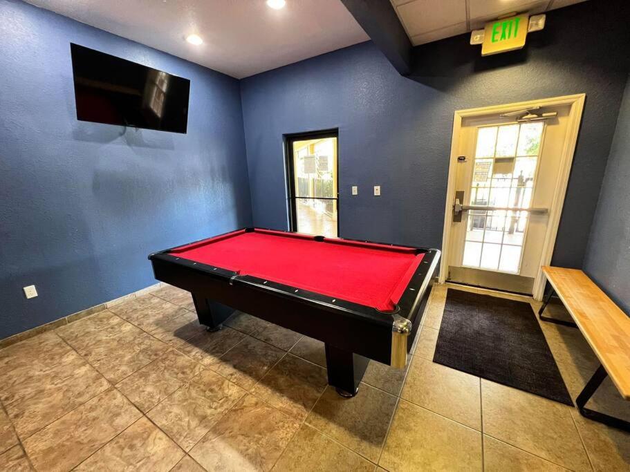 Spacious 3/2 Condo Near Disney Parks view 4