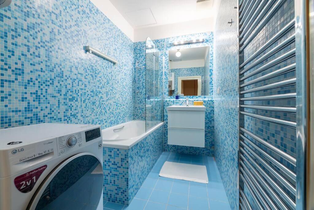 Charming 2BR Old Town Apt in Prime Location by EasyBNB Premium