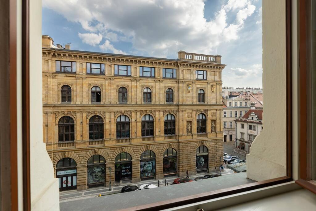 Charming 2BR Old Town Apt in Prime Location by EasyBNB Premium