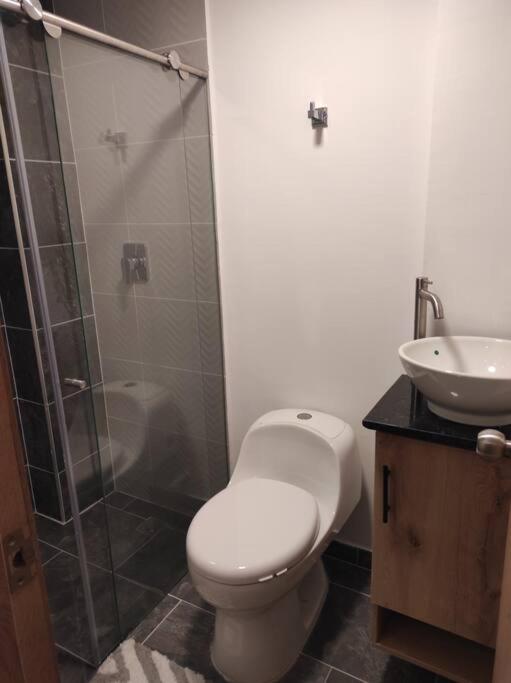 Cómodo y moderno apartamento con vista a la ciudad