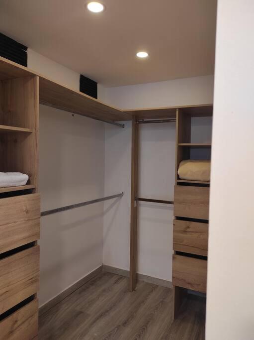 Cómodo y moderno apartamento con vista a la ciudad