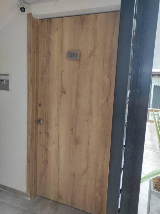Cómodo y moderno apartamento con vista a la ciudad