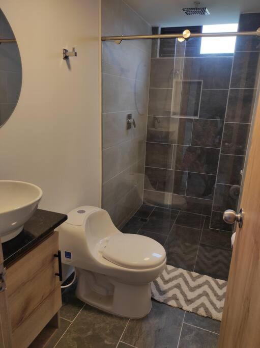 Cómodo y moderno apartamento con vista a la ciudad