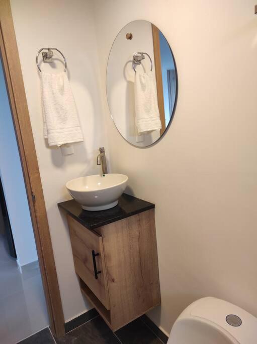 Cómodo y moderno apartamento con vista a la ciudad