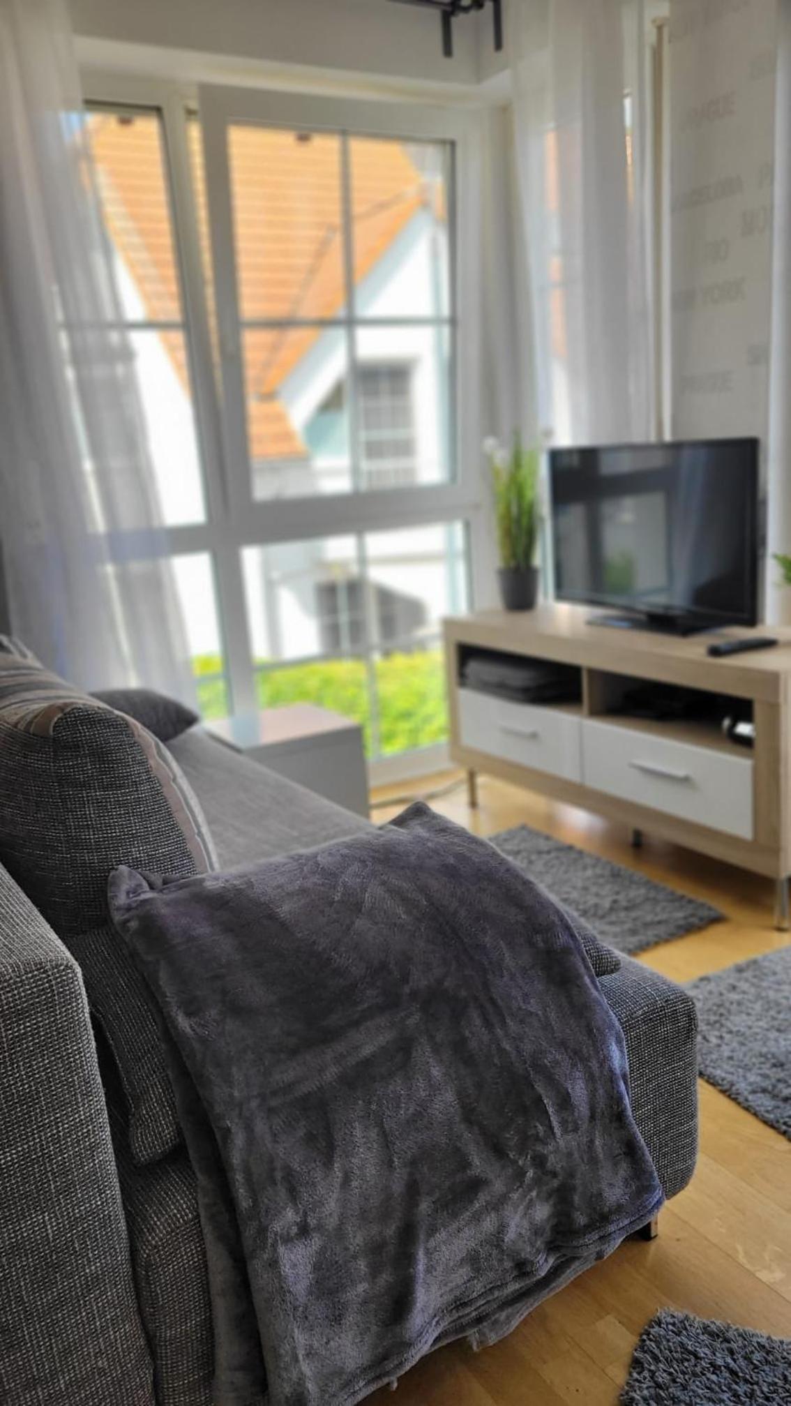 Berlin-Oase - schnuckelige Ferienwohnung an der Grenze zu Berlin