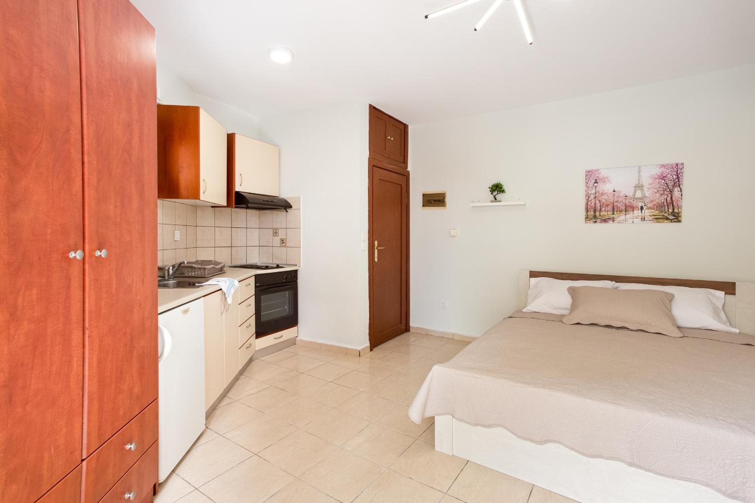 Anopolh front apartment view 2