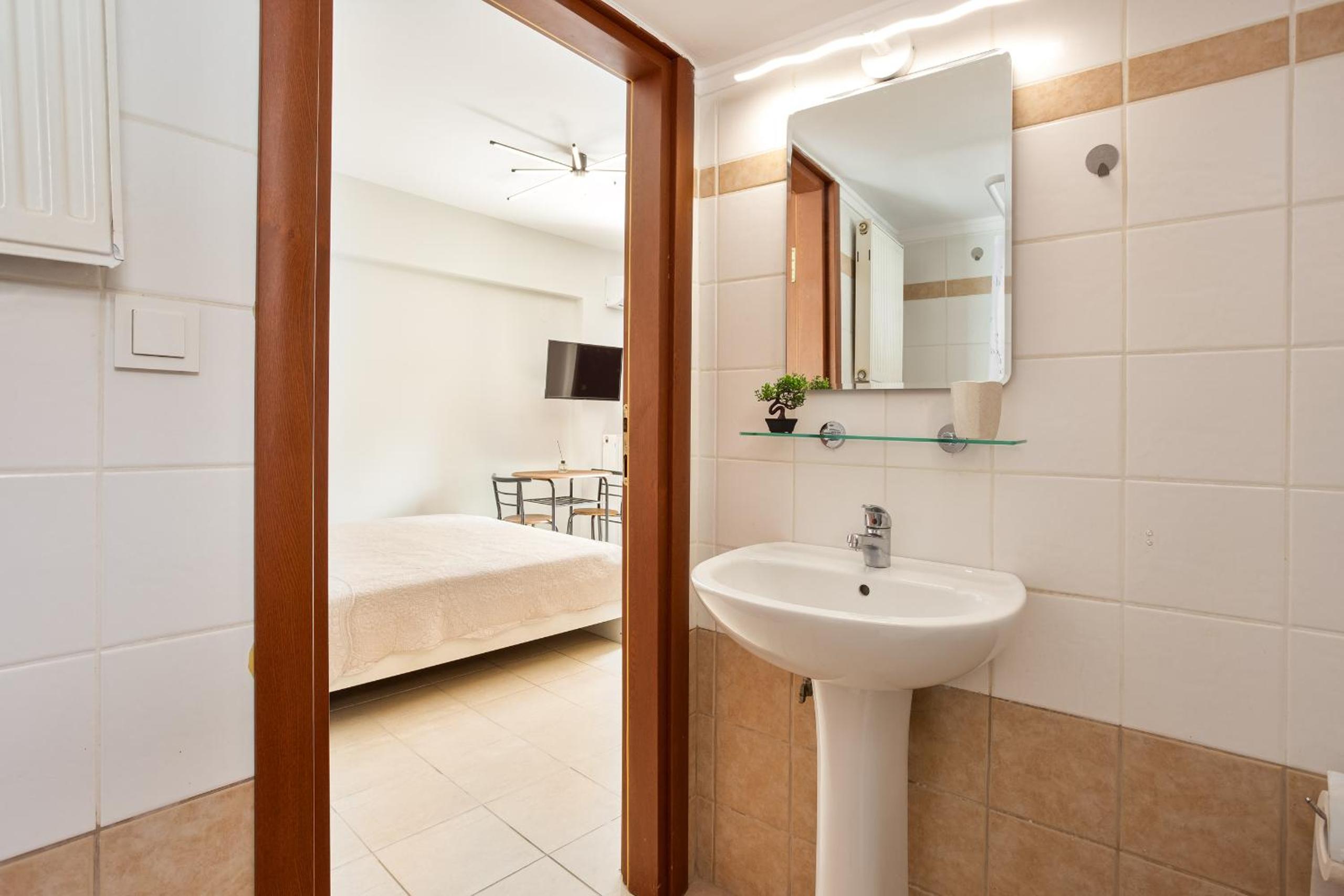 Anopolh front apartment view 4