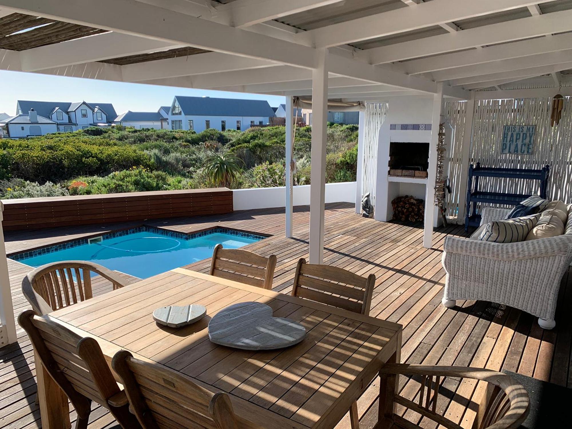 Stunning Beach House in Grotto Bay view 4