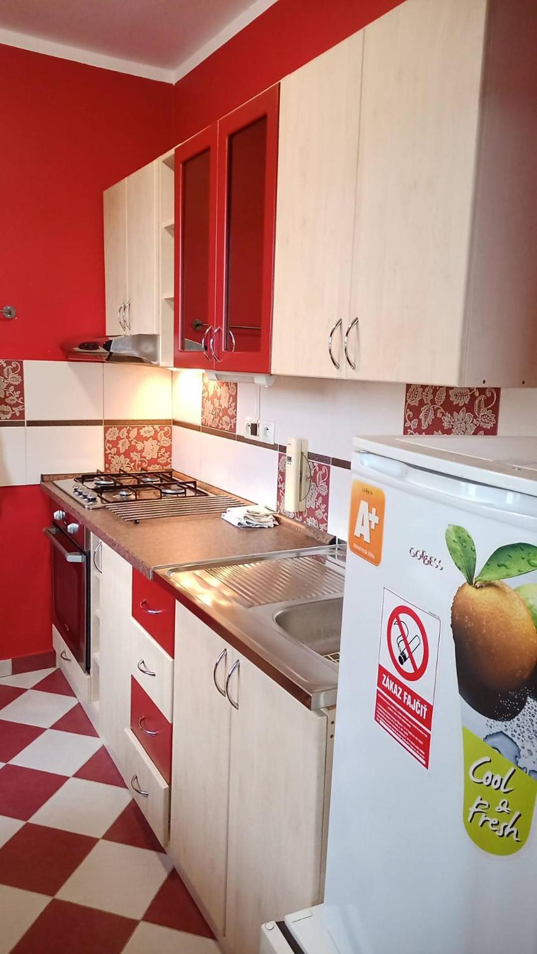 WOLF APARTMAN Luxusné ubytovanie s plnou výbavou s Bezplatným parkovaním SMART TV a Optickým Internetom Priamo v Považskej Bystrici Tichá lokalita s Všade  view 4