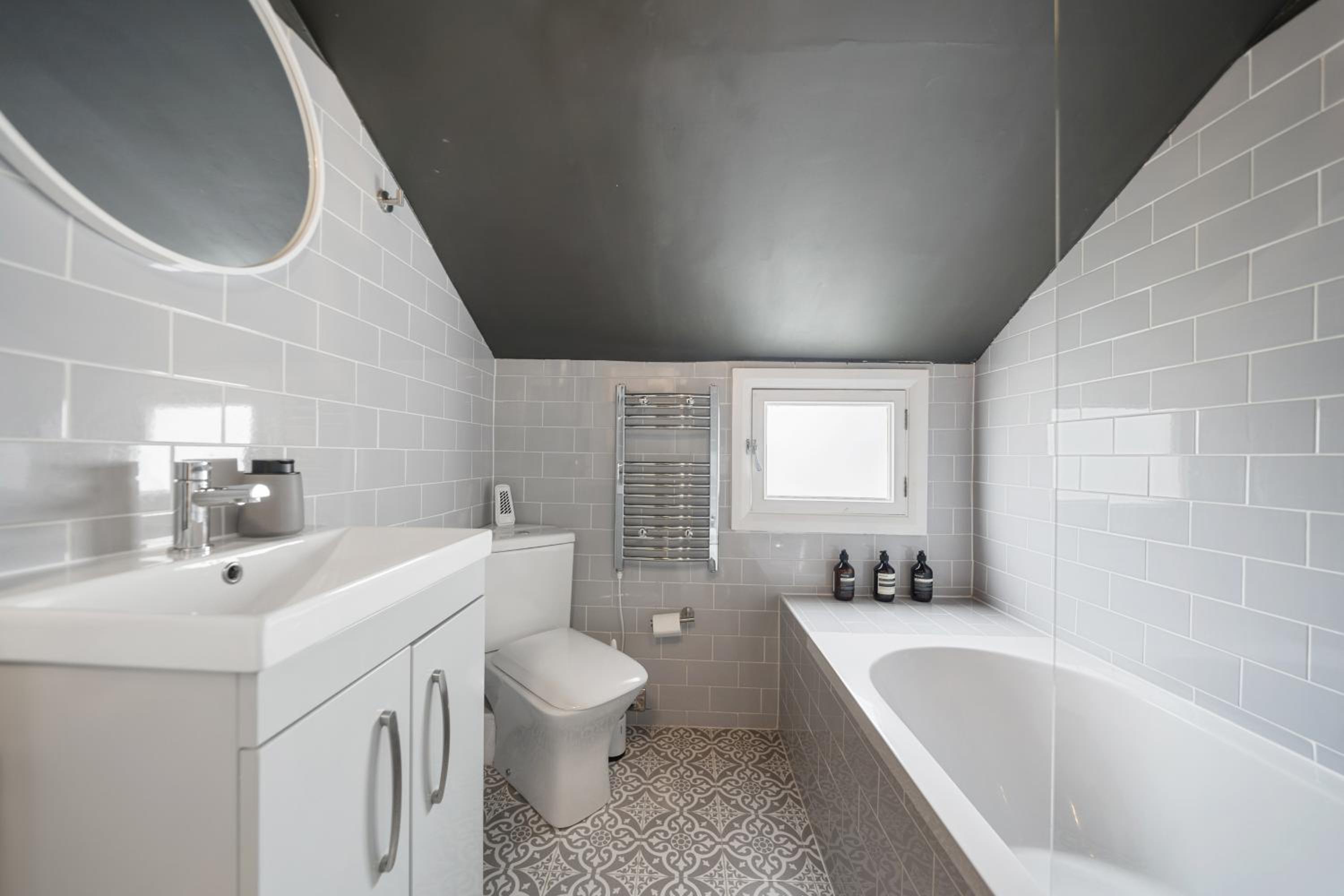Cozy & Welcoming Studio Apartments in Premium Hyde Park Location