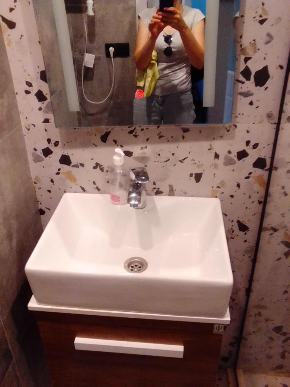 Navtlughi 10
