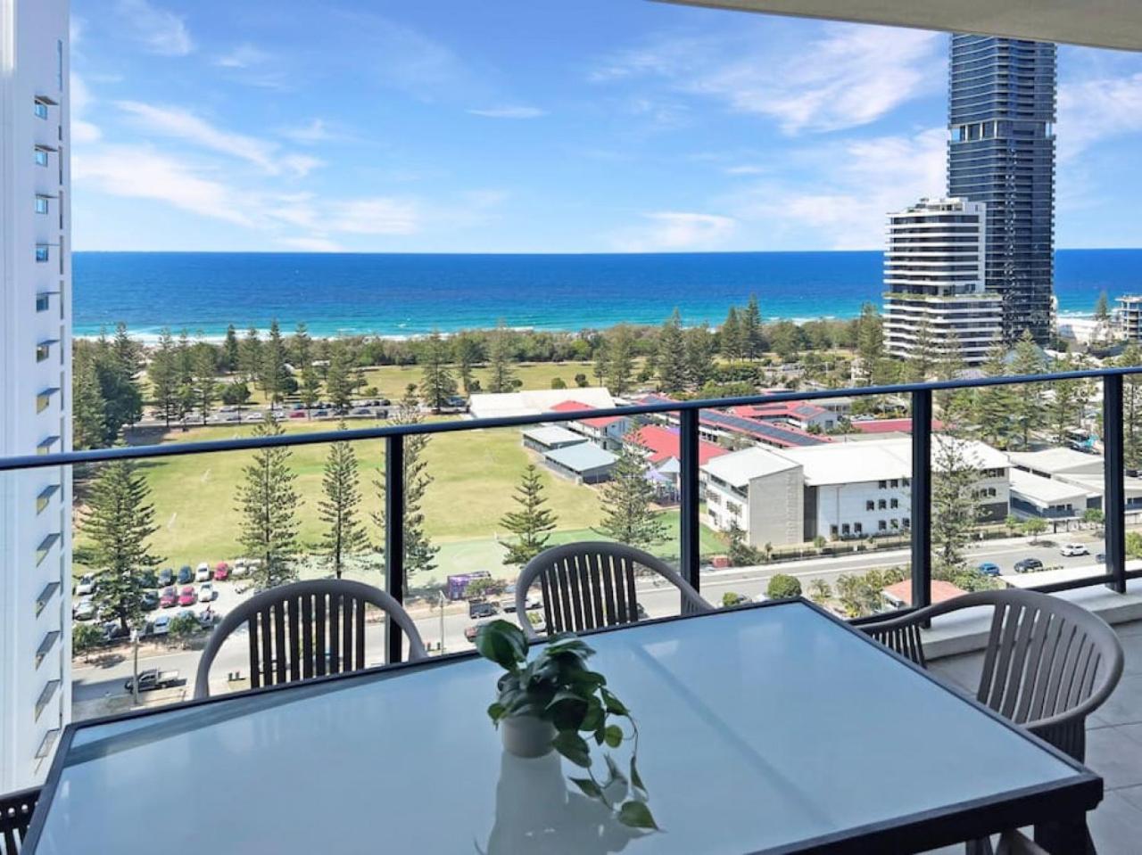 Incredible ocean views 3 Bed 18th floor