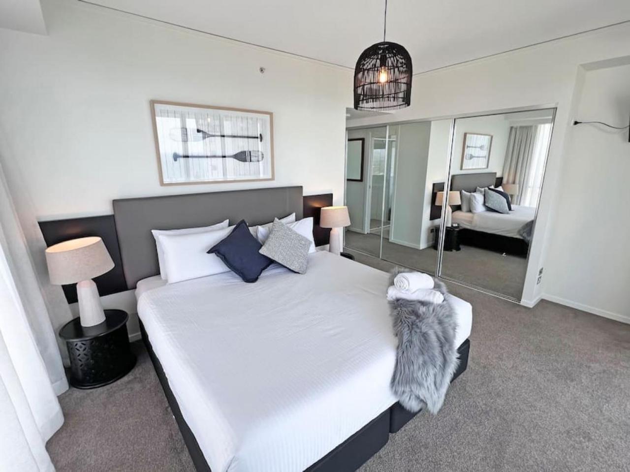Incredible ocean views 3 Bed 18th floor