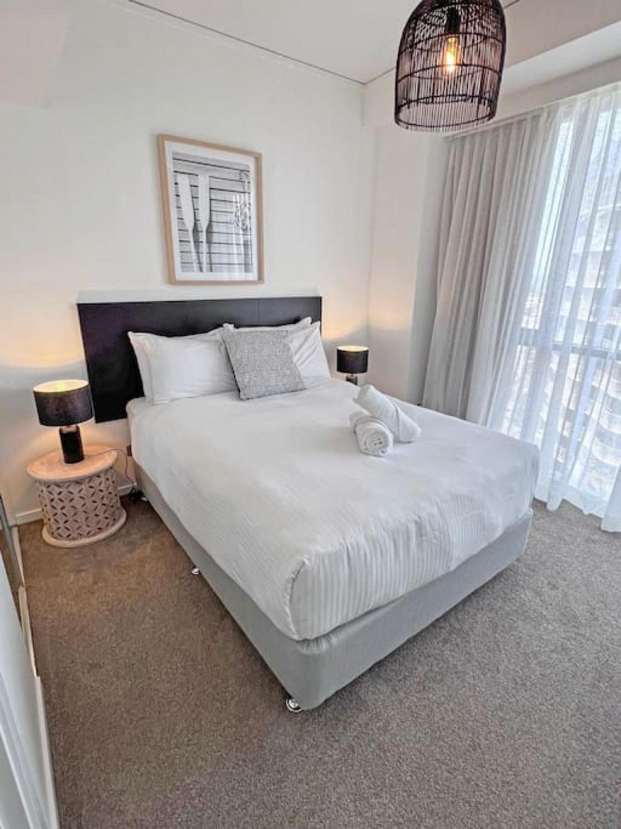 Incredible ocean views 3 Bed 18th floor