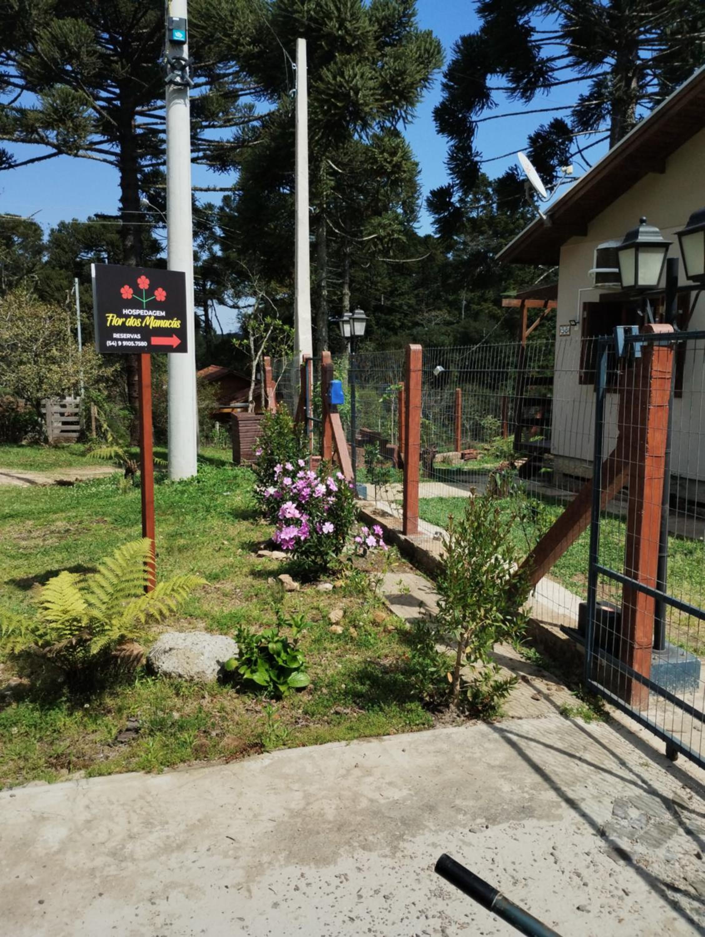 Cabana flor dos manacás